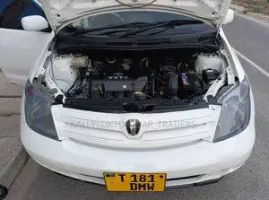 Toyota IST 2005 White