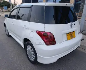 Toyota IST 2005 White