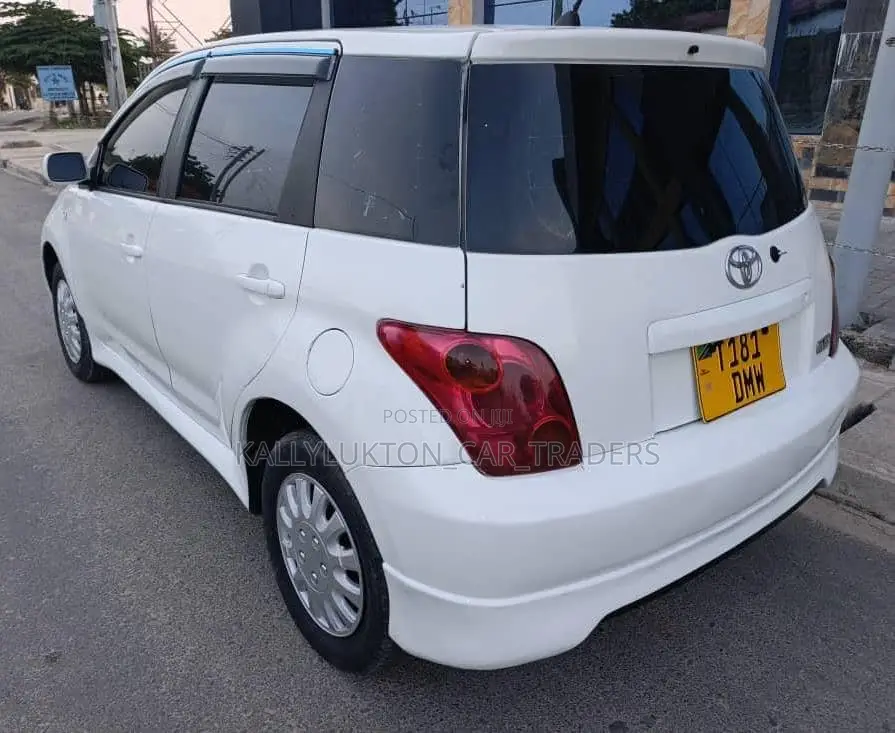 Toyota IST 2005 White