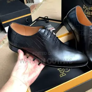 Moka Mpya Za Clarks