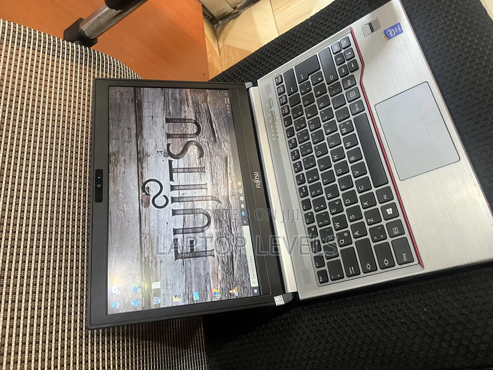 Laptop Fujitsu Lifebook E736 8GB Intel Core I5 HDD 500GB