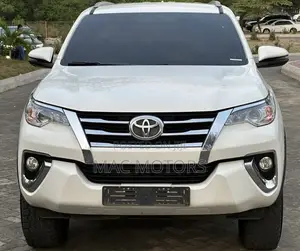 Toyota Fortuner 2.4 D RWD 2018 White