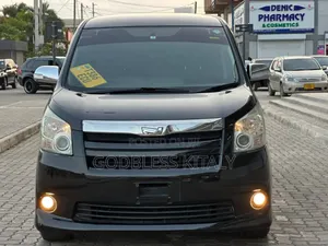 Toyota Noah 2.0 143hp AWD (7 Seater) 2008 Black