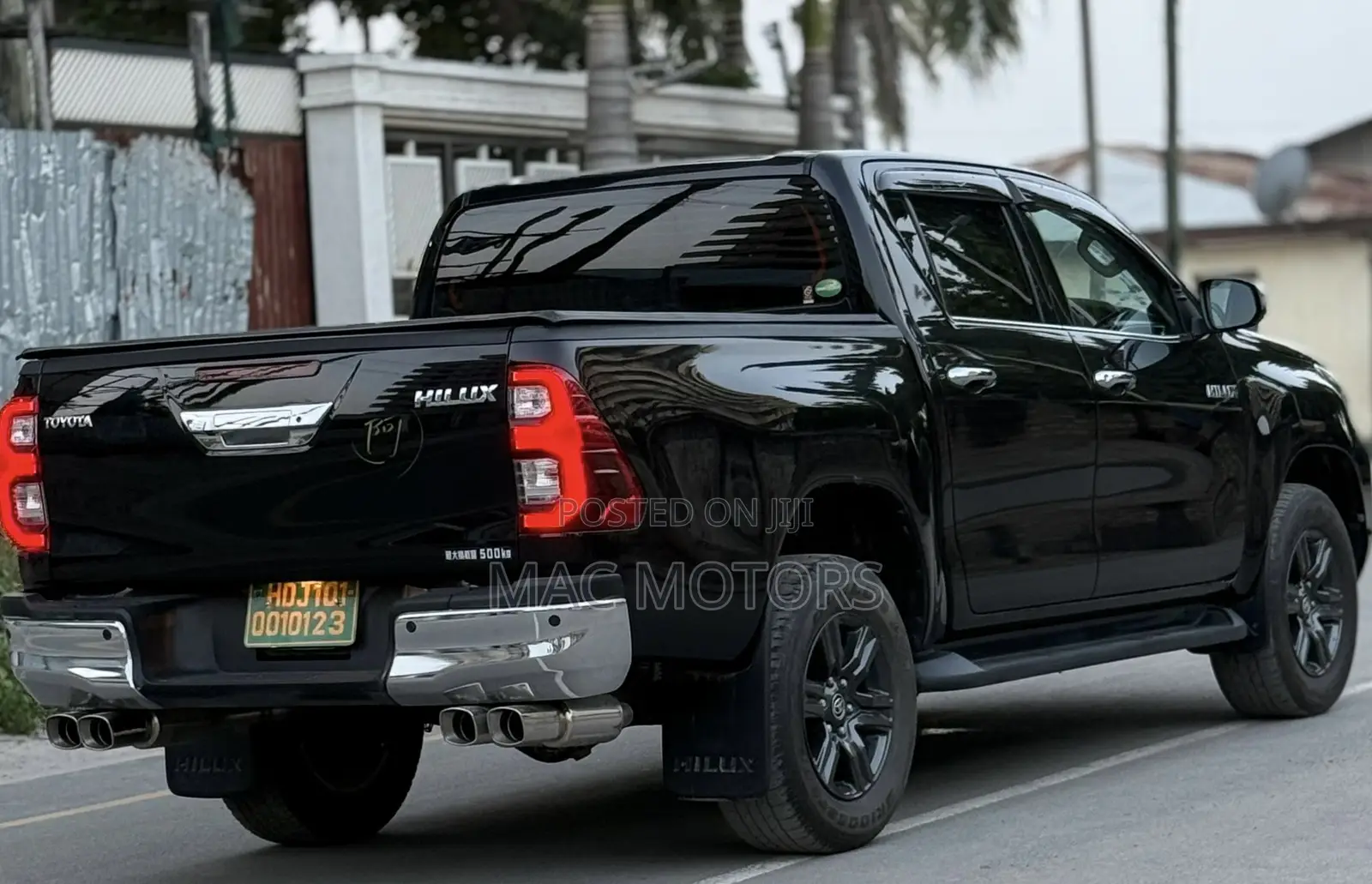 Toyota Hilux 2021 Black