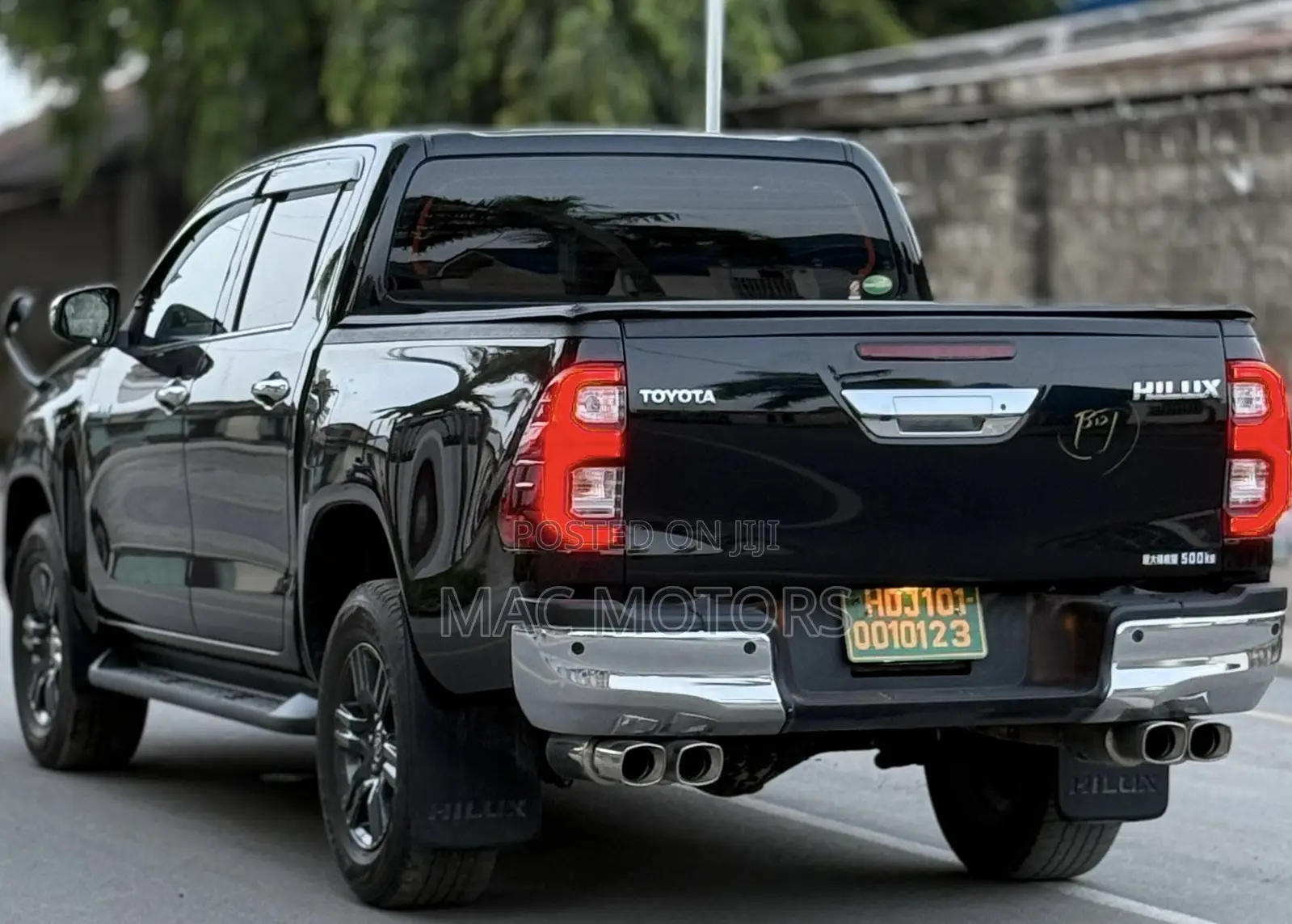 Toyota Hilux 2021 Black