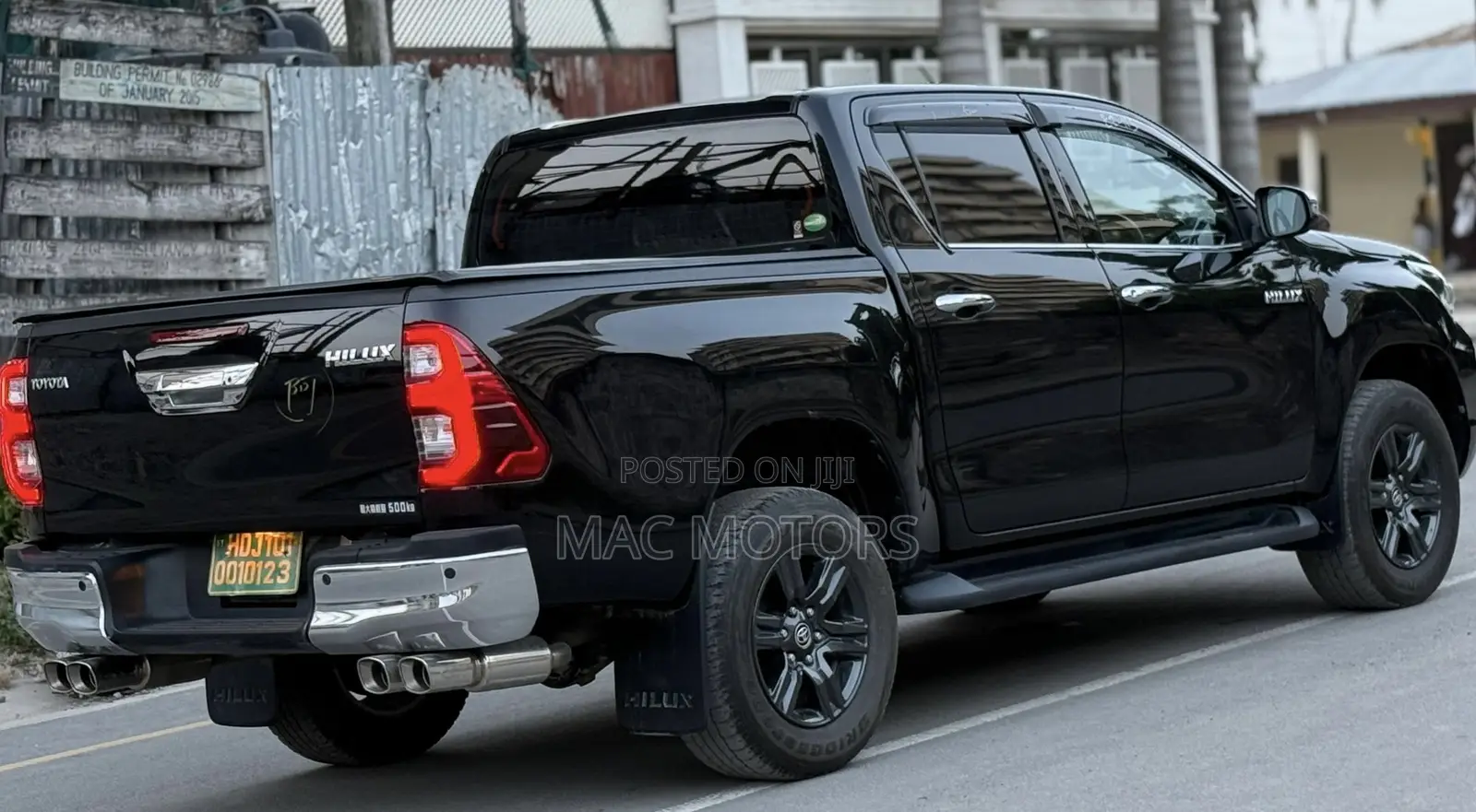 Toyota Hilux 2021 Black