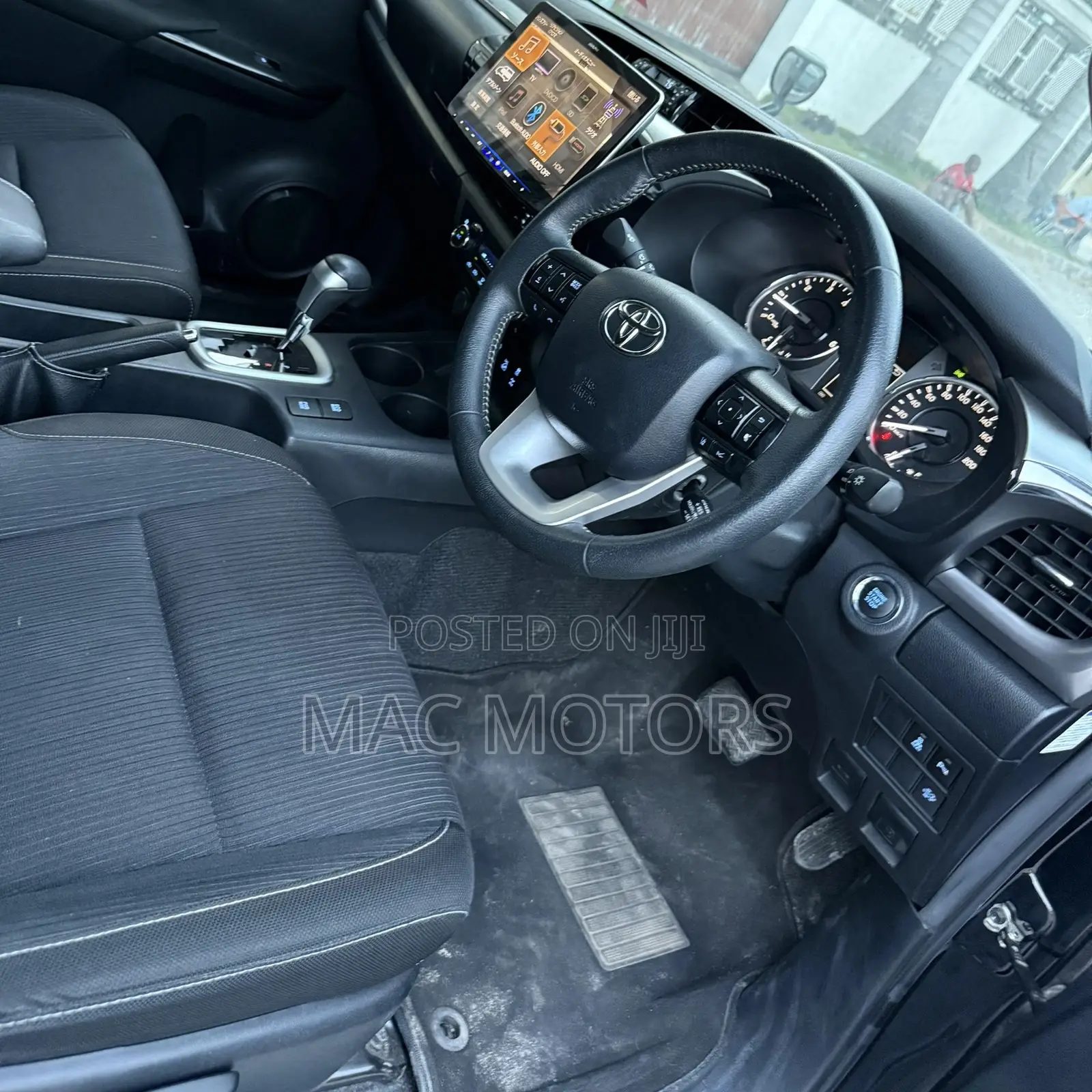 Toyota Hilux 2021 Black