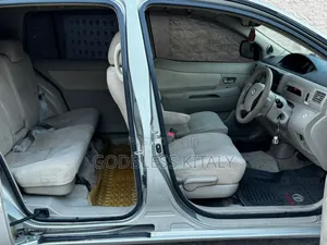 Toyota Raum 1.5 AWD 2004 Silver