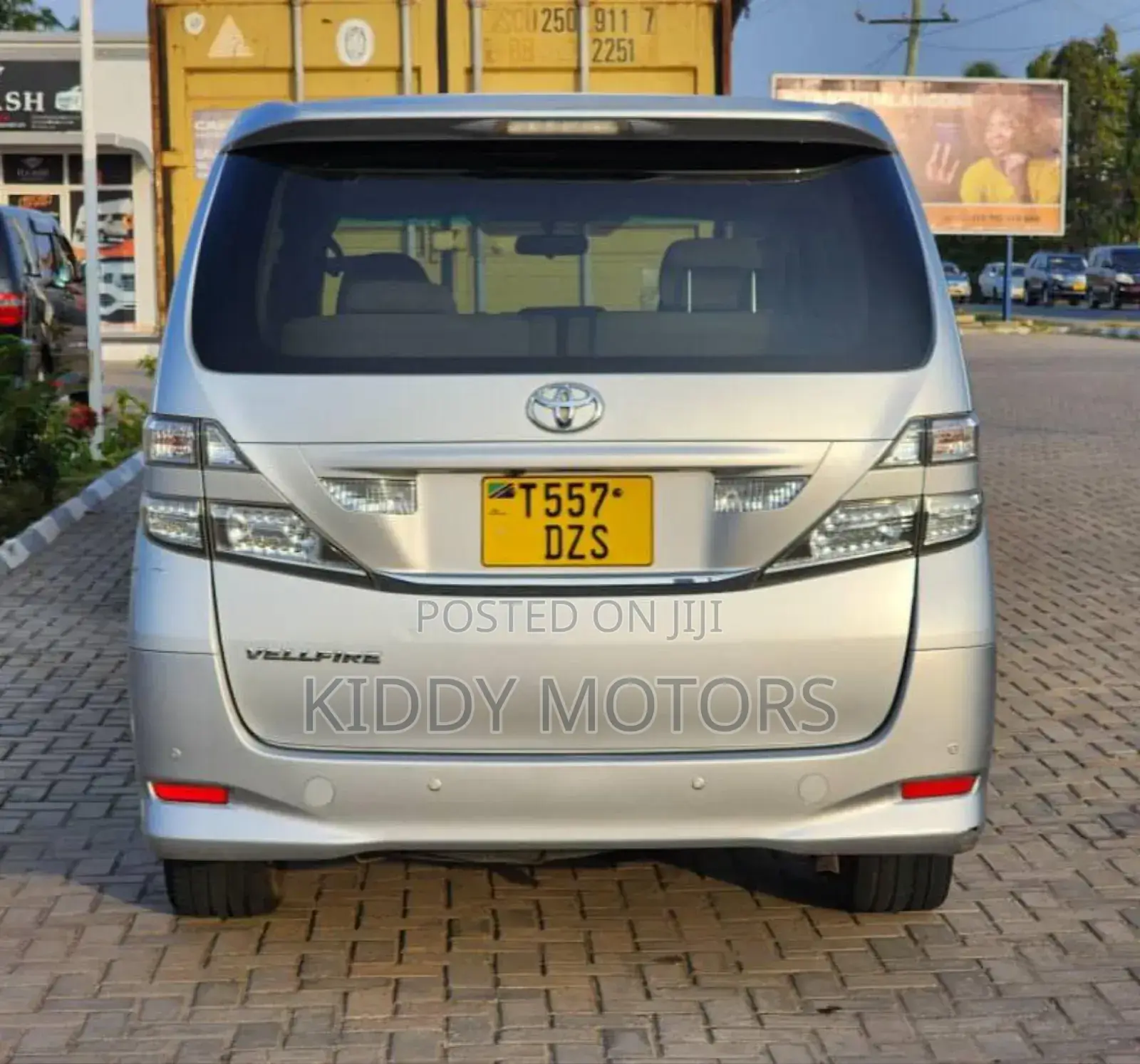 Toyota Vellfire 2010 Silver