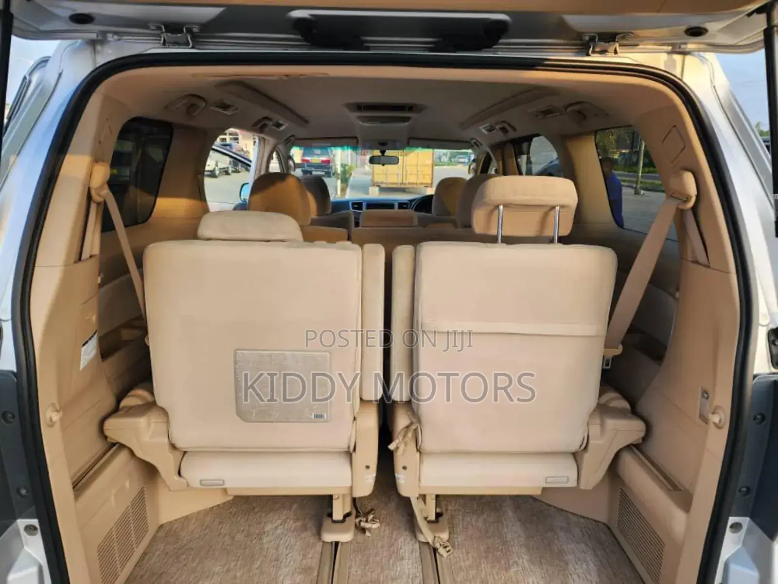 Toyota Vellfire 2010 Silver