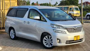 Toyota Vellfire 2010 Silver