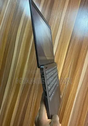 Laptop Dell Latitude 5300 8GB Intel Core I5 SSD 512GB