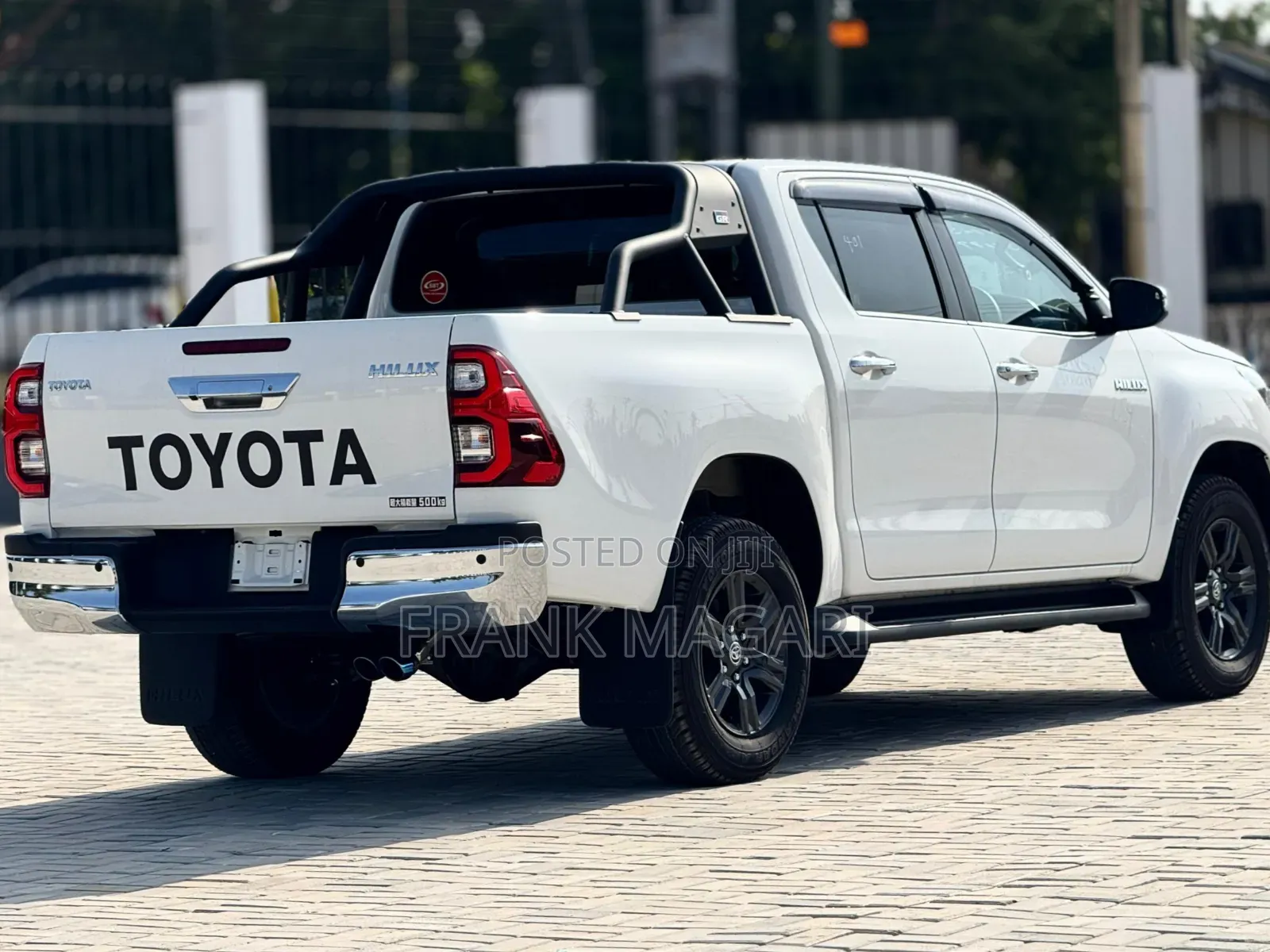 Toyota Hilux 2023 White