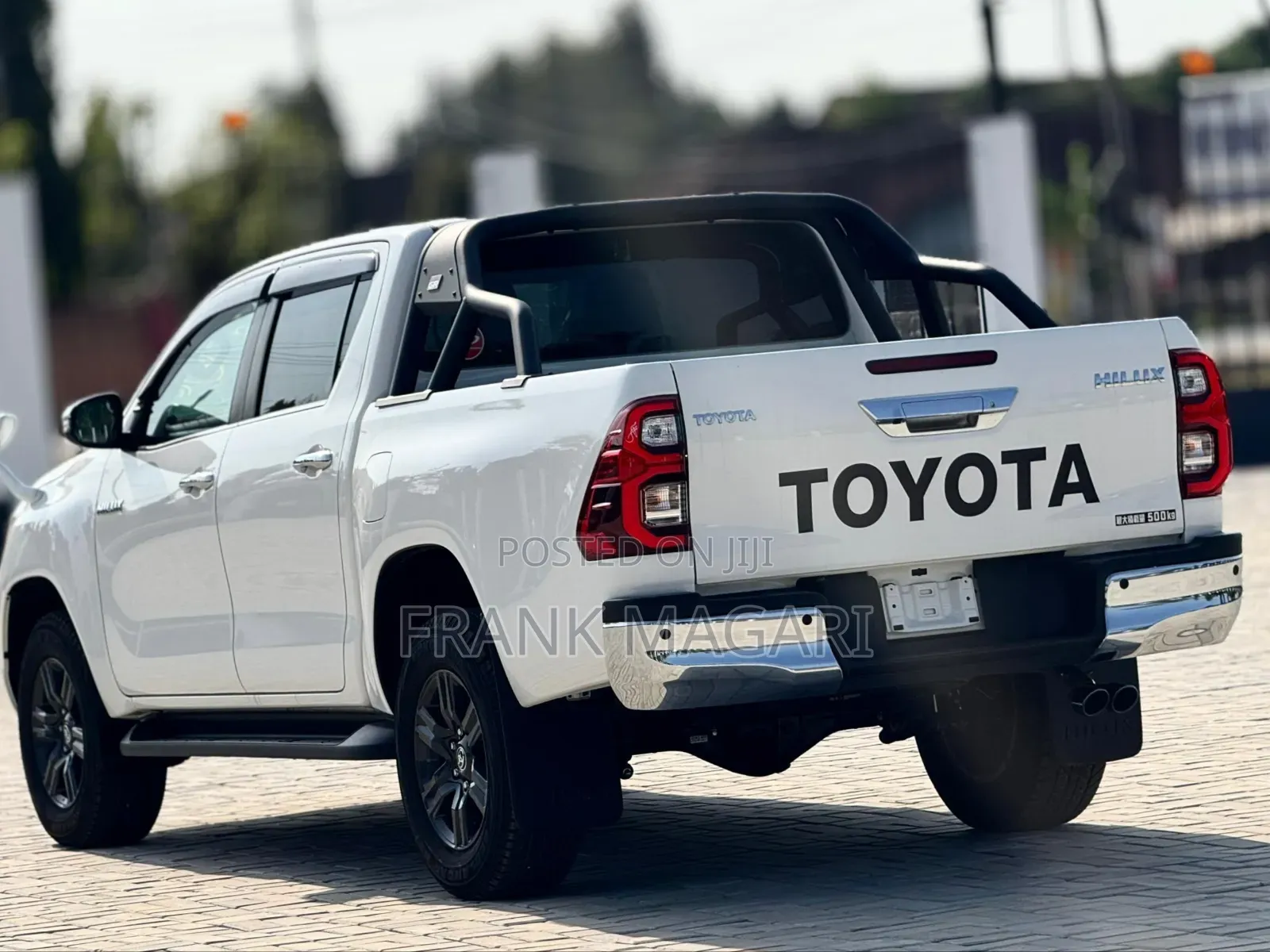 Toyota Hilux 2023 White