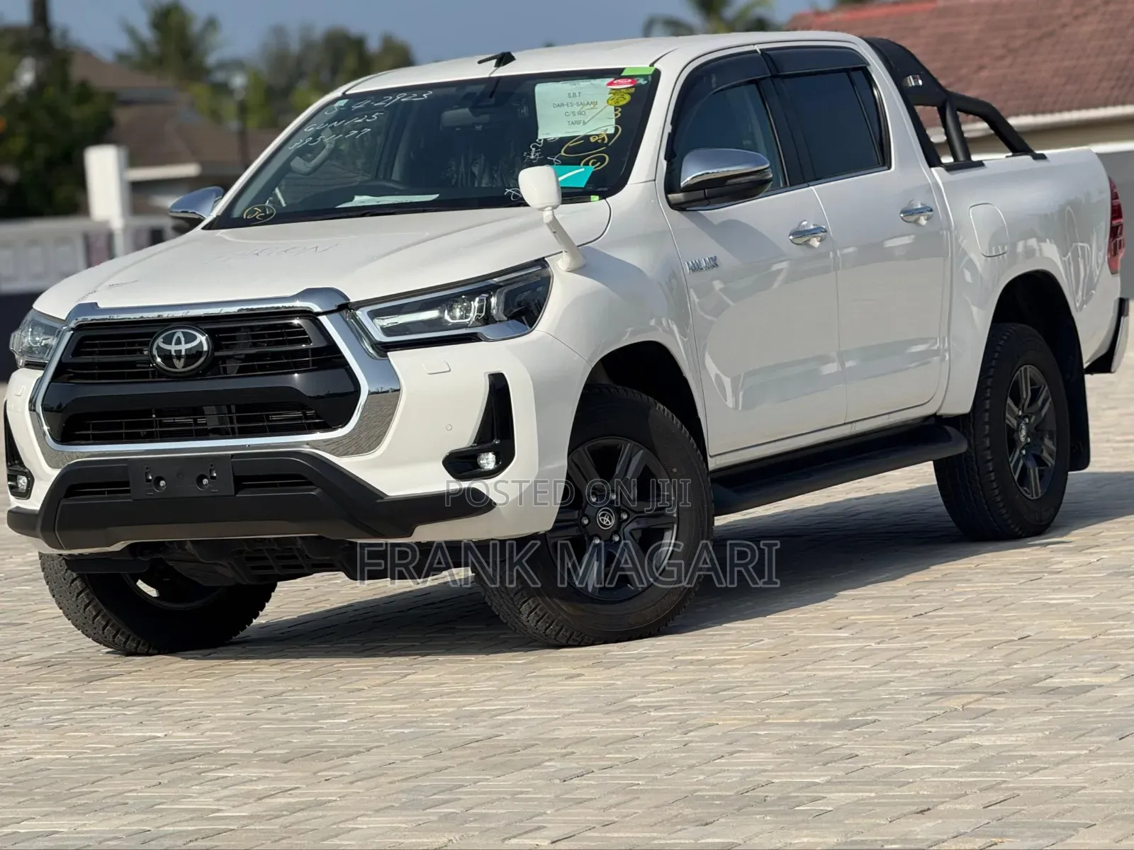 Toyota Hilux 2023 White