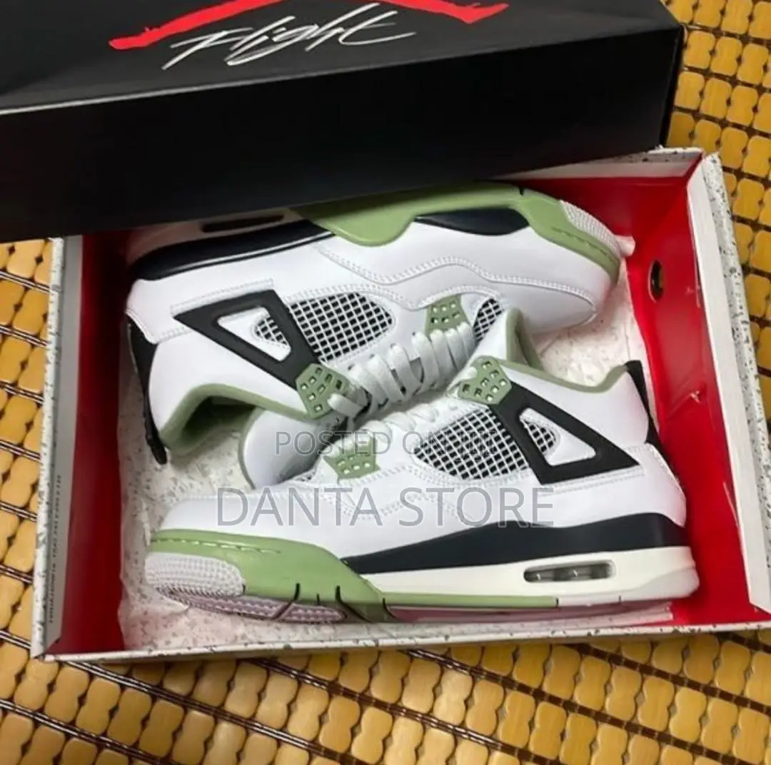 Jordan 4 Retro Seafoam