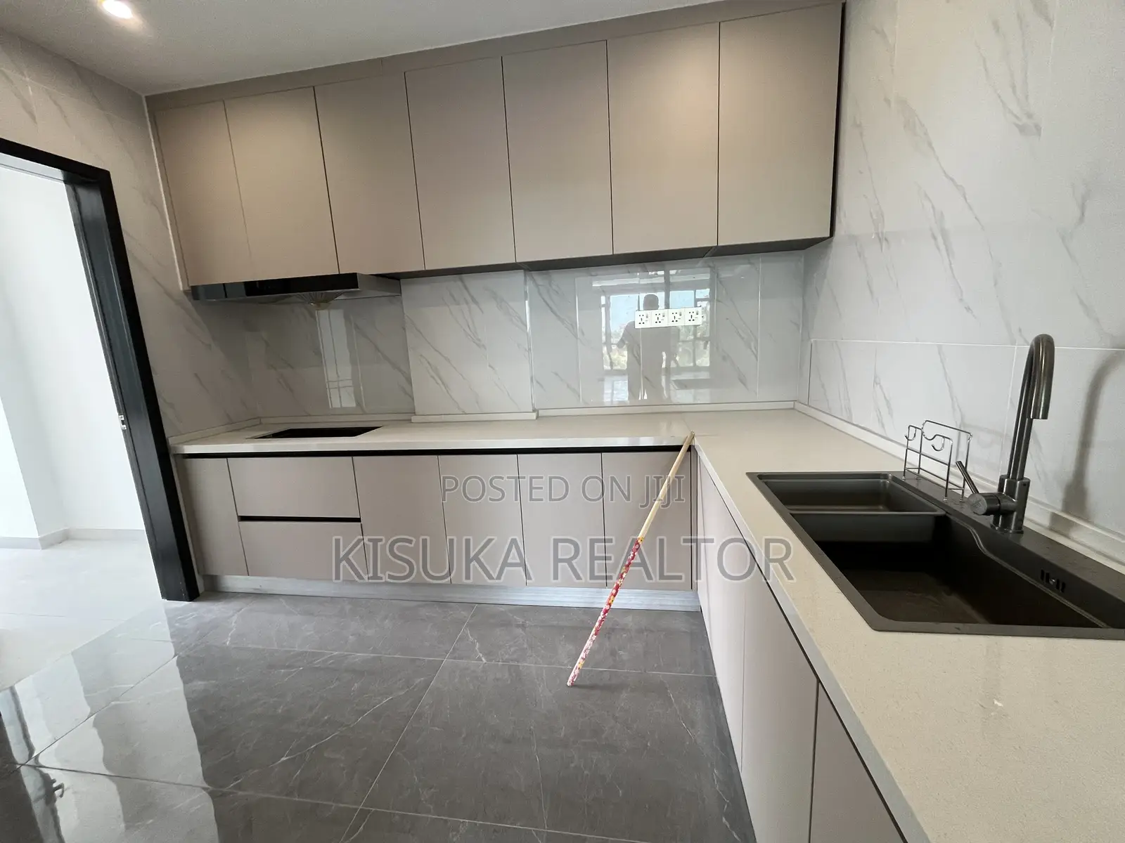 3bdrm Apartment in Masaki, Kinondoni for sale