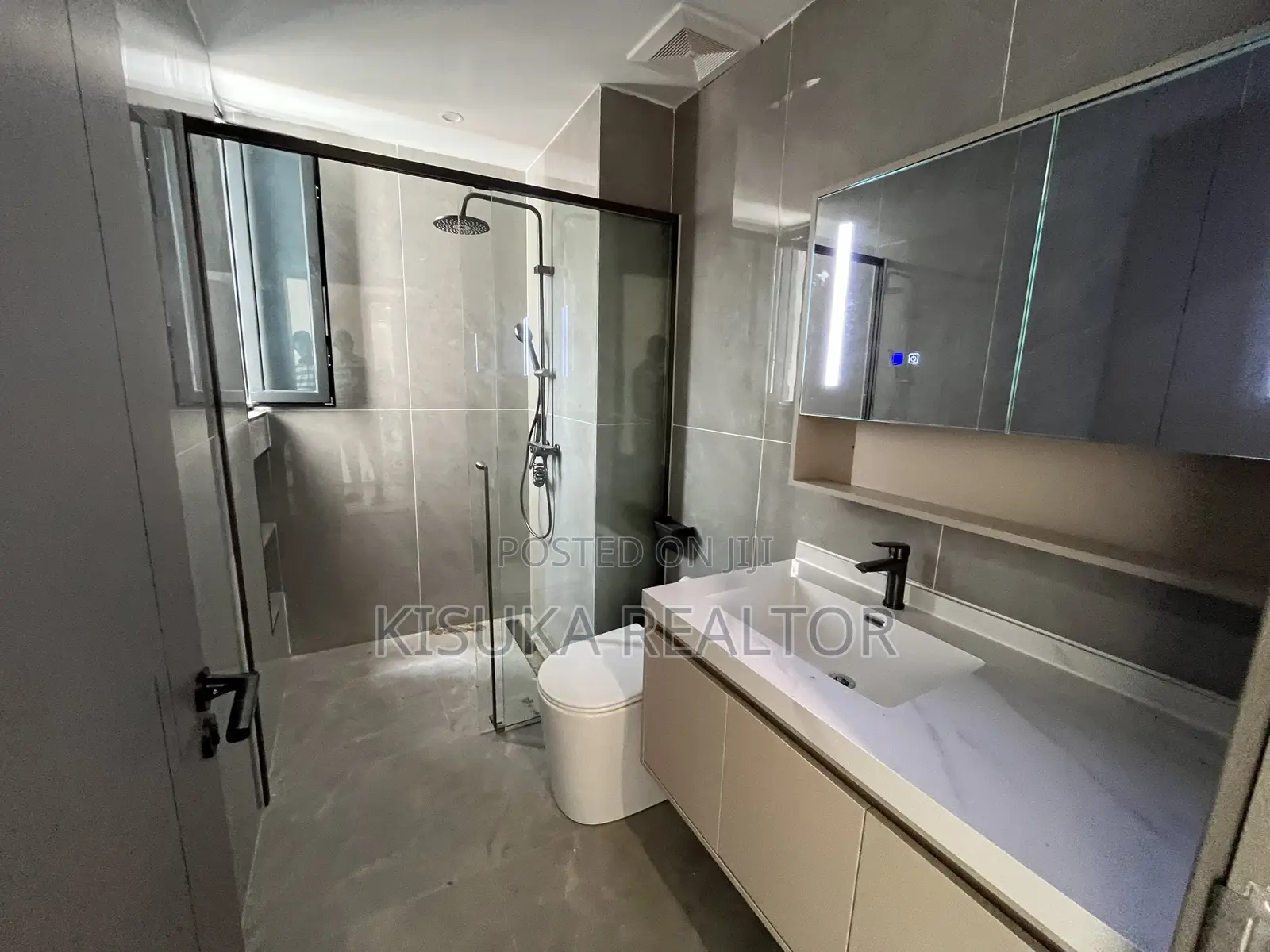 3bdrm Apartment in Masaki, Kinondoni for sale