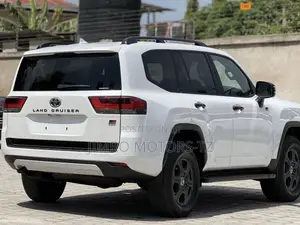 New Toyota Land Cruiser Prado 2023 White