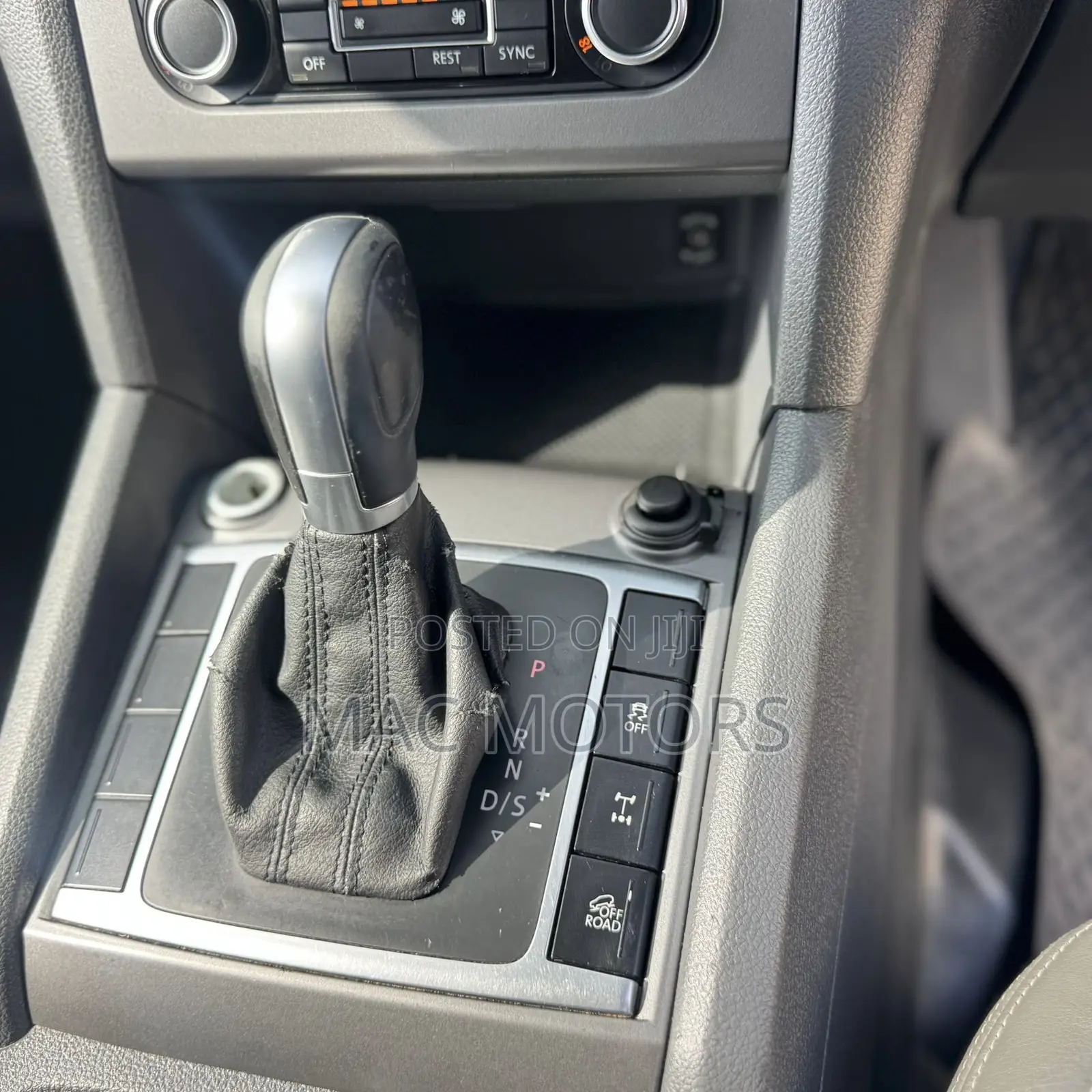 Volkswagen Amarok 2016 Gray