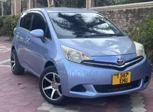 Toyota Ractis 2012 Blue