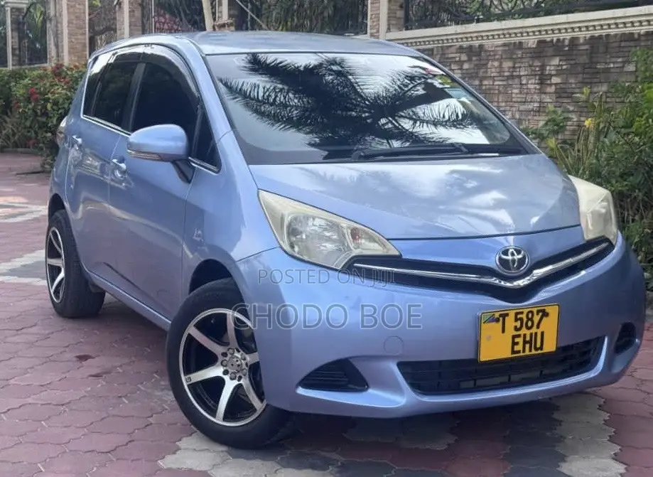 Toyota Ractis 2012 Blue