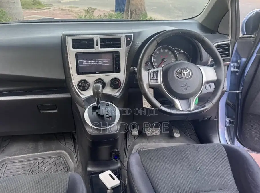 Toyota Ractis 2012 Blue