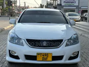 Toyota Crown 2009 White