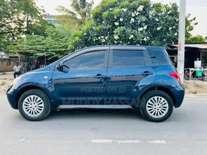 Toyota IST 2005 Blue