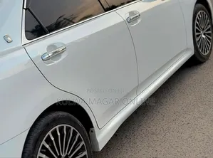 Toyota Crown 2010 White