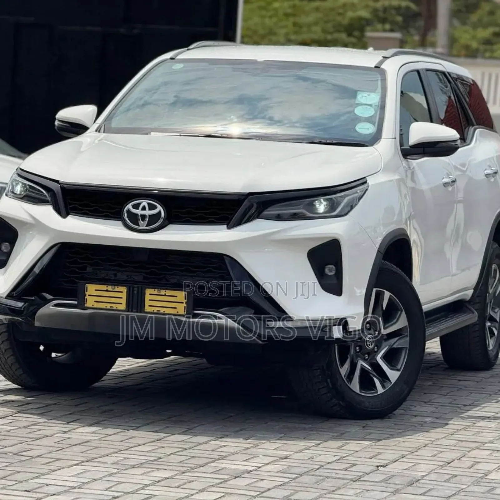 Toyota Fortuner 2023 Pearl