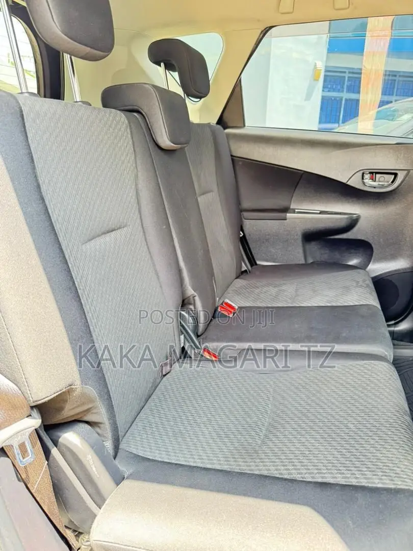 Toyota Ractis 2012 Black