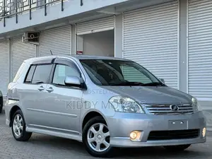Toyota Raum 2006 Silver