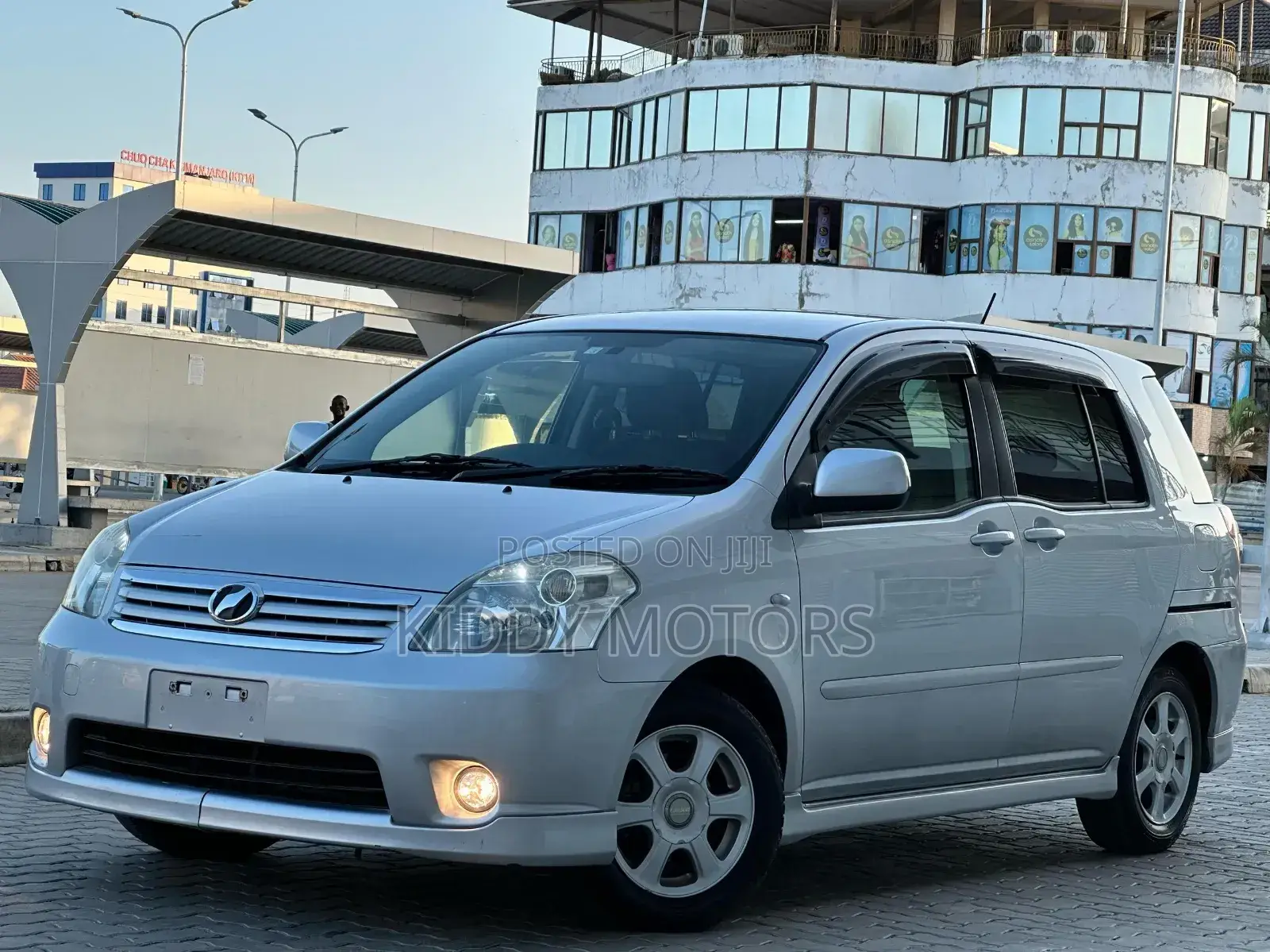 Toyota Raum 2006 Silver