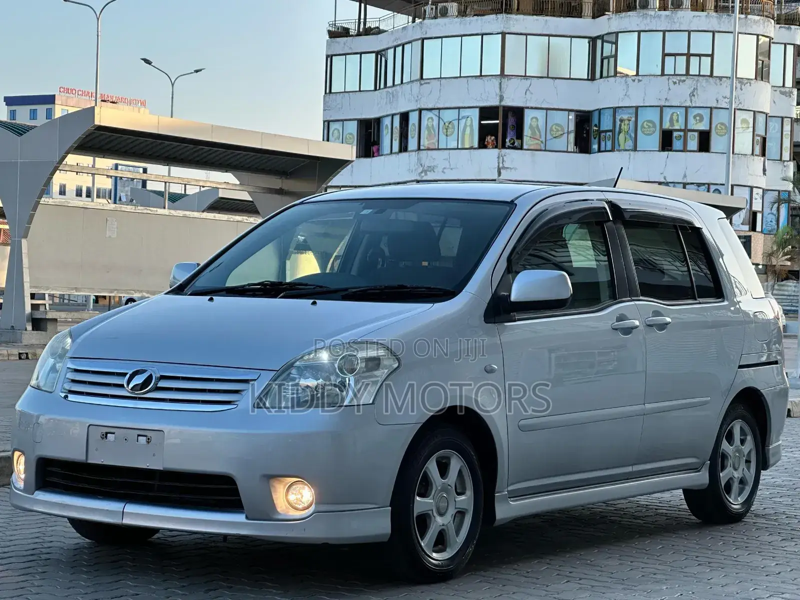Toyota Raum 2006 Silver