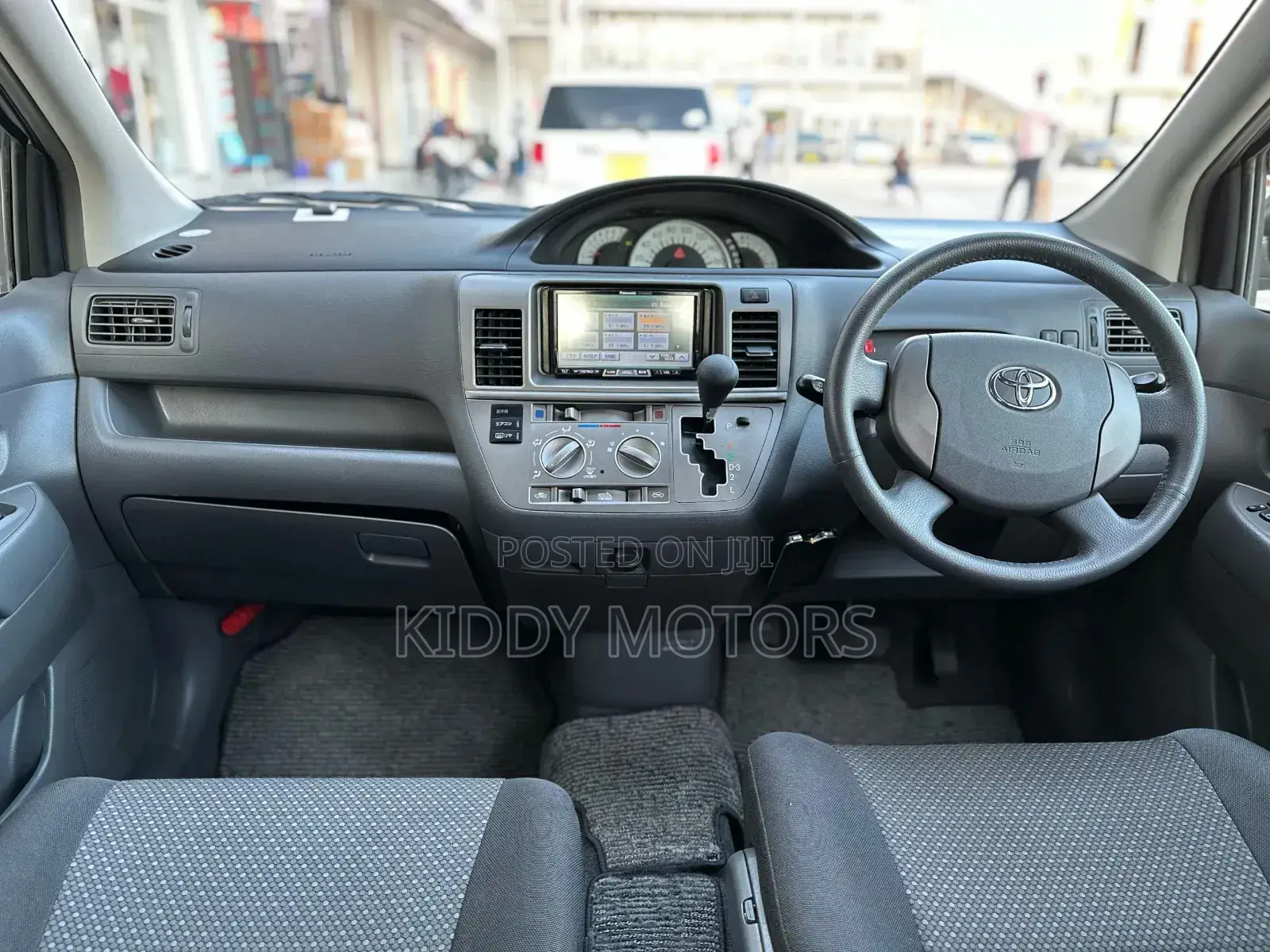 Toyota Raum 2006 Silver