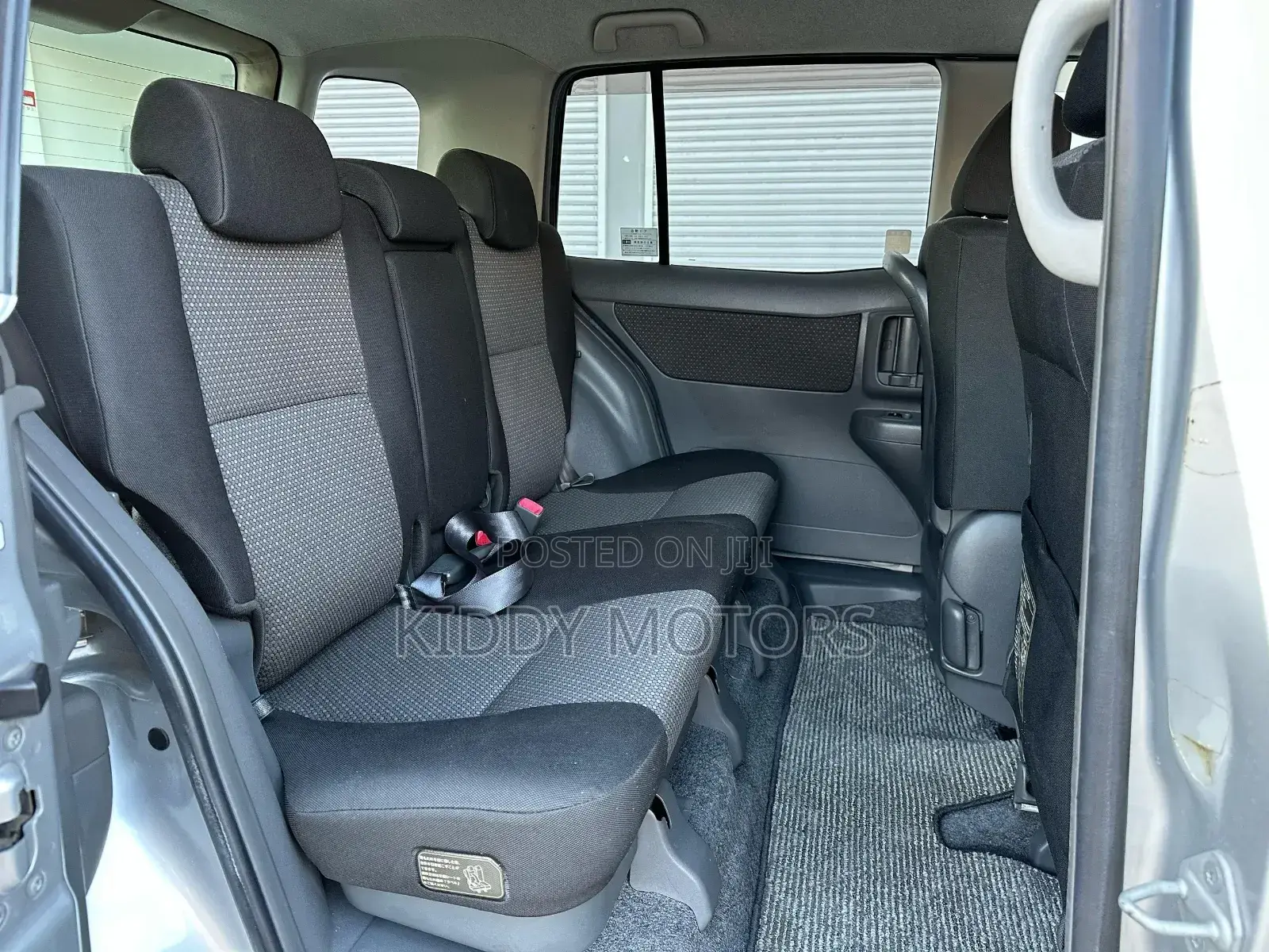 Toyota Raum 2006 Silver