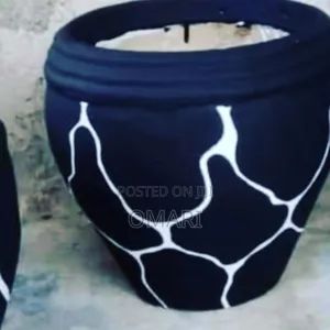 Round Flower Pots