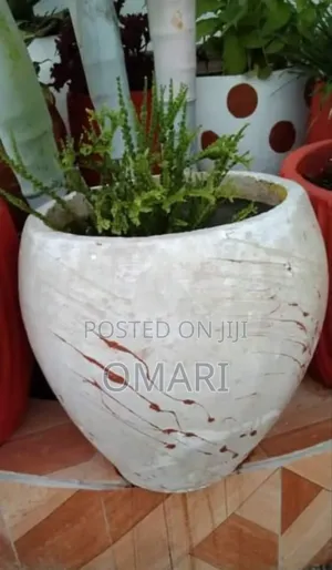Round Flower Pots