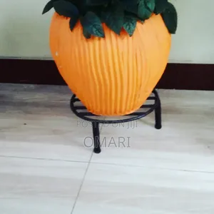 Round Flower Pots