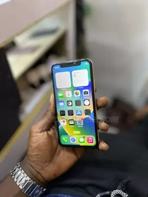 Apple iPhone X 64 GB White