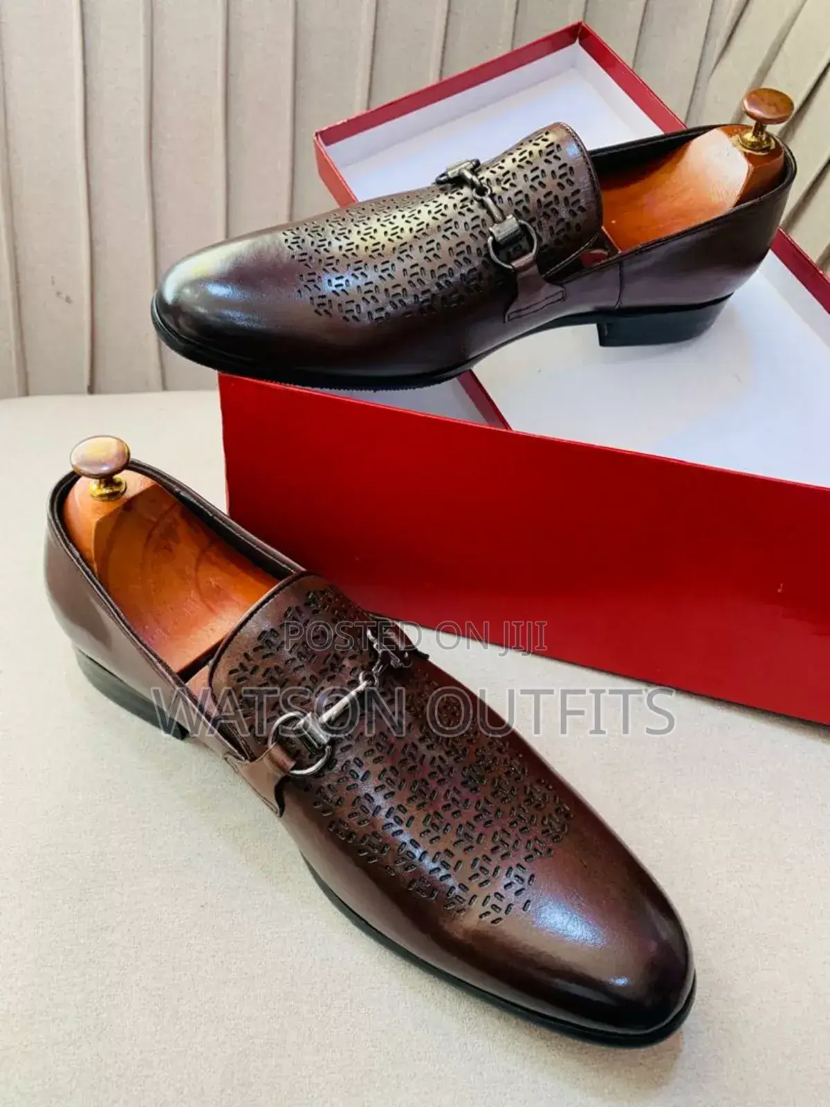 Viatu Vya Ngozi Vya Ferragamo Salvatore