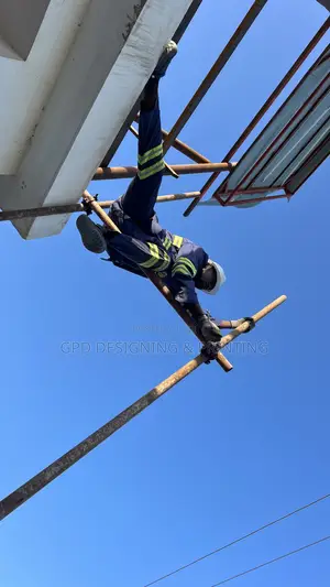 Sisi Ni Watu Wa Kaz