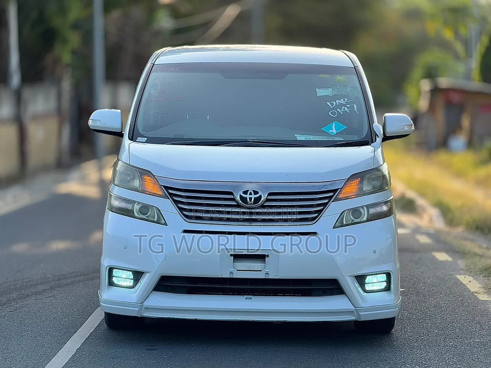 Toyota Vellfire 2010 White