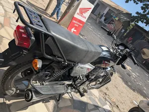 New Hero Hunter 125 2025 Black