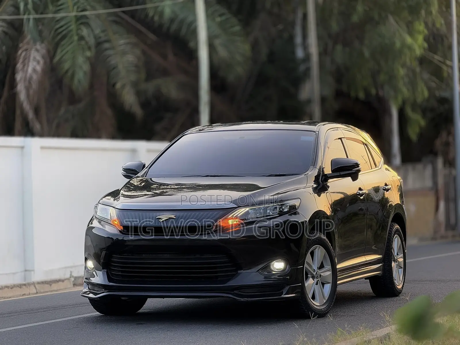 Toyota Harrier 2.0 2014 Black