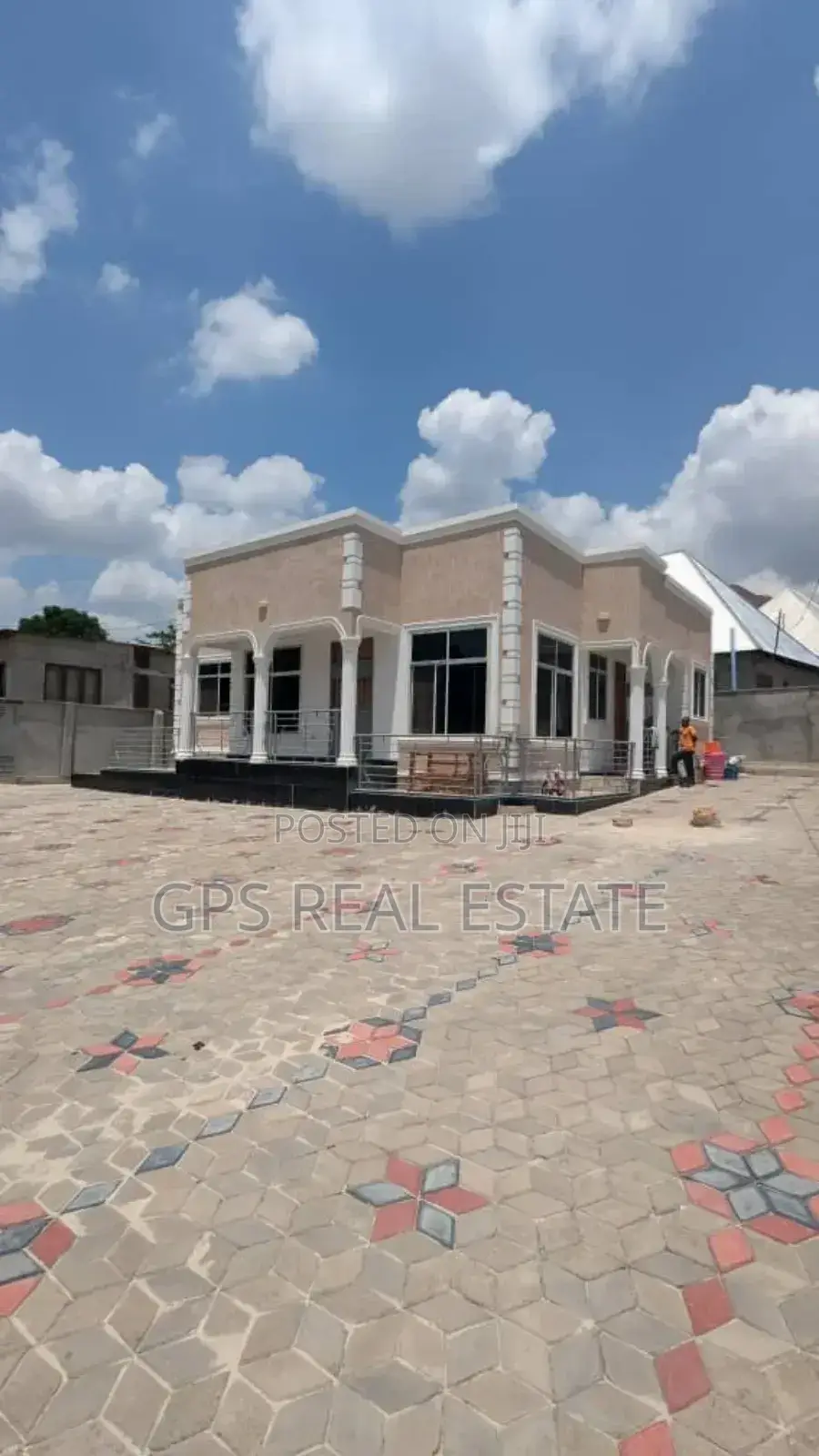 3bdrm House in Kifuru, Kinondoni for sale