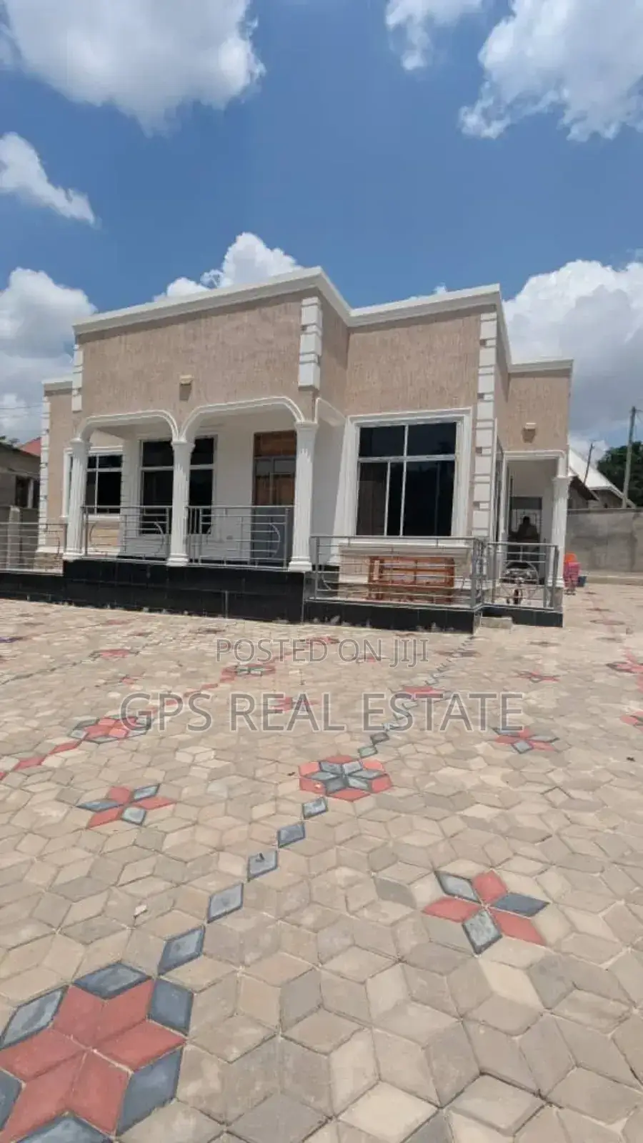 3bdrm House in Kifuru, Kinondoni for sale