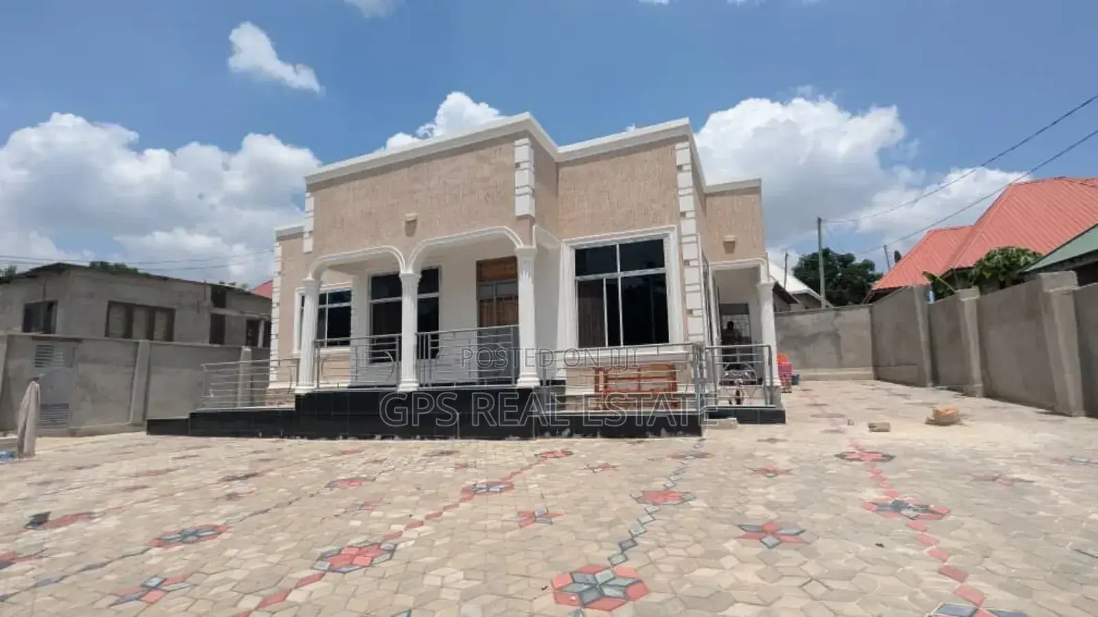 3bdrm House in Kifuru, Kinondoni for sale