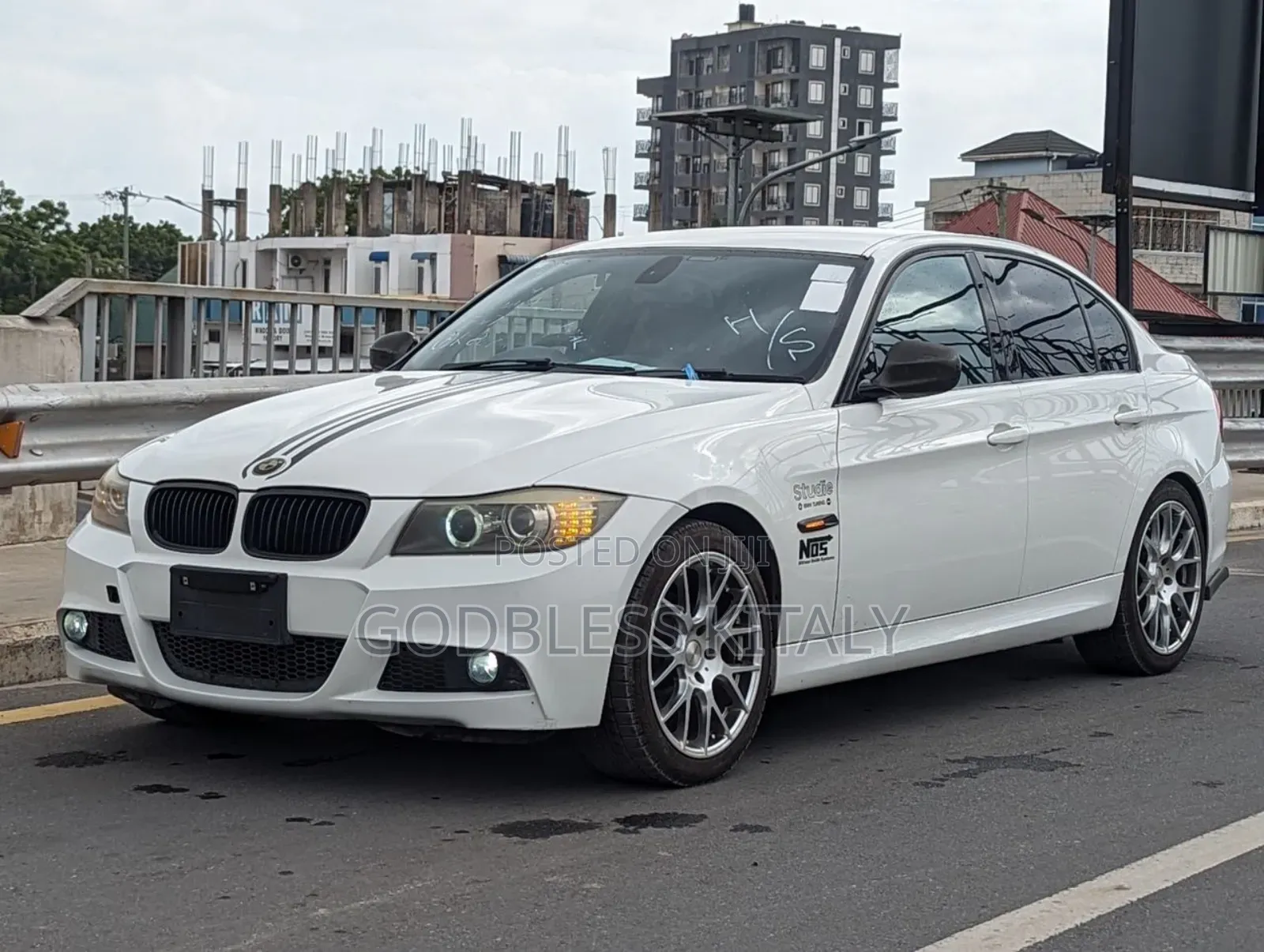 BMW 3 Series 320i RWD 2010 White
